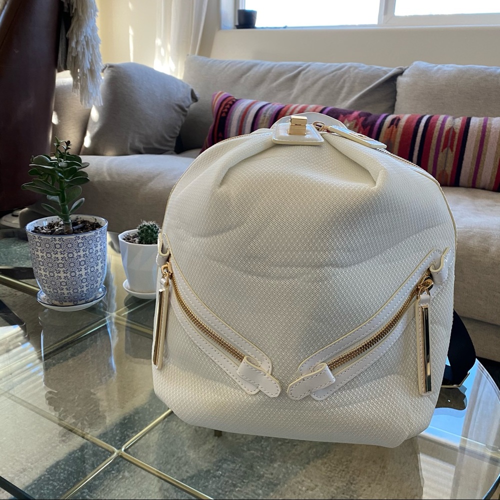 Caraa Sport Dance bag backpack white mesh + gold